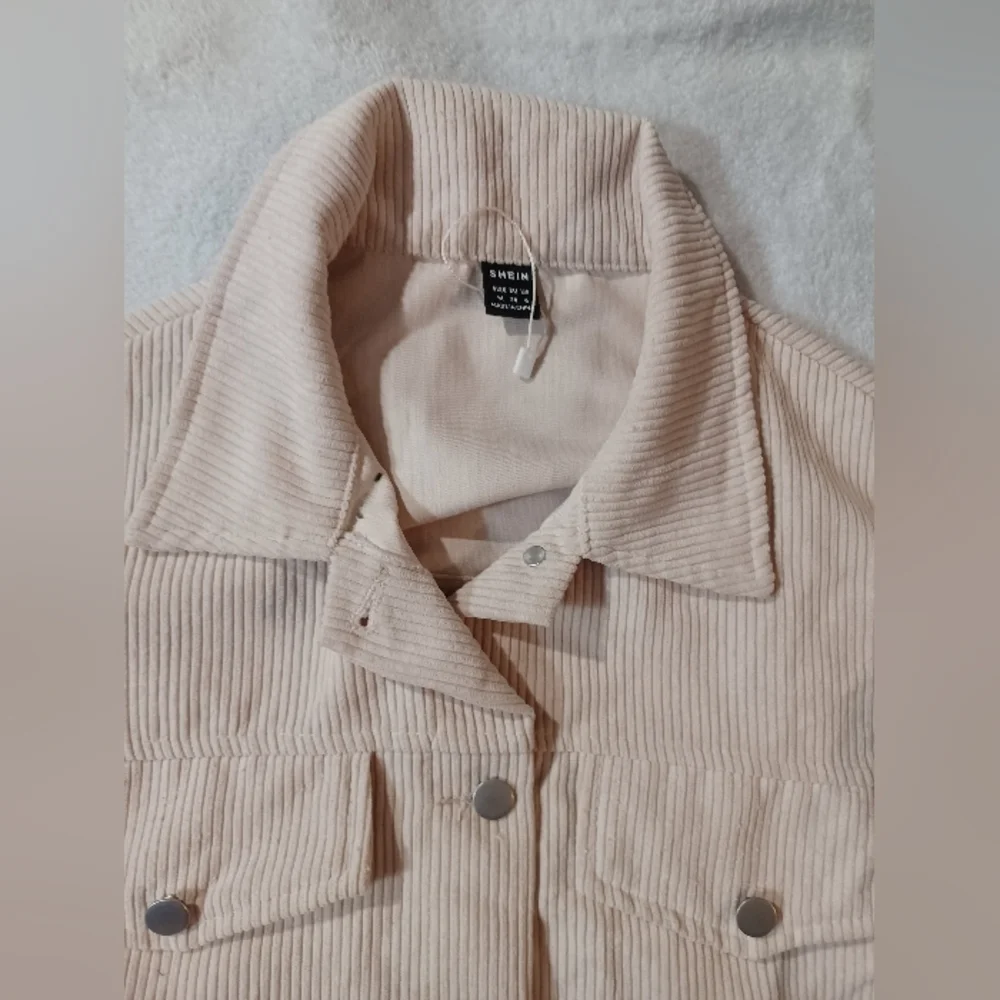 Like new cropped corduroy jacket - Picture 7 of 11